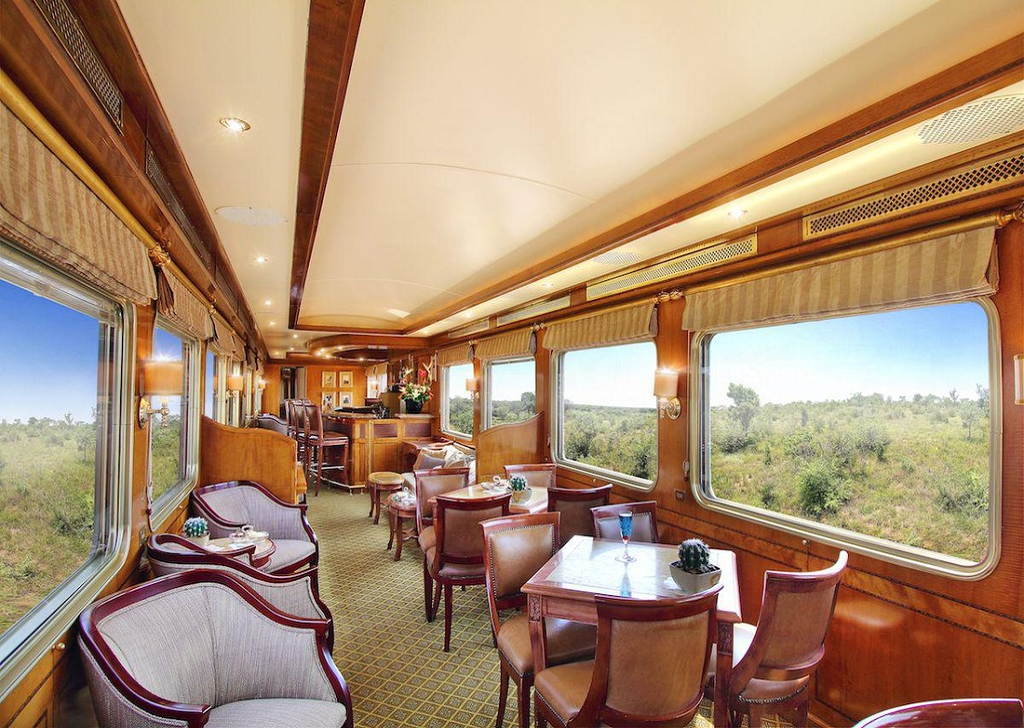 Afrique du Sud : le c&eacute;l&egrave;bre Train Bleu reprend enfin du service